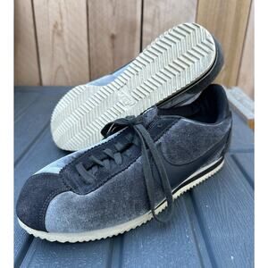 RARE Nike Cortez Classic SE 902856-012 Women US 9 Anthracite Gray Velour Shoe